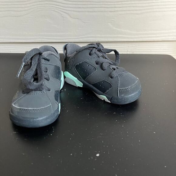 Jordan Nike Toddler Retro 6 Low Mint Foam Shoes Sneakers Sz 5C Style 768885-015 - Picture 4 of 11